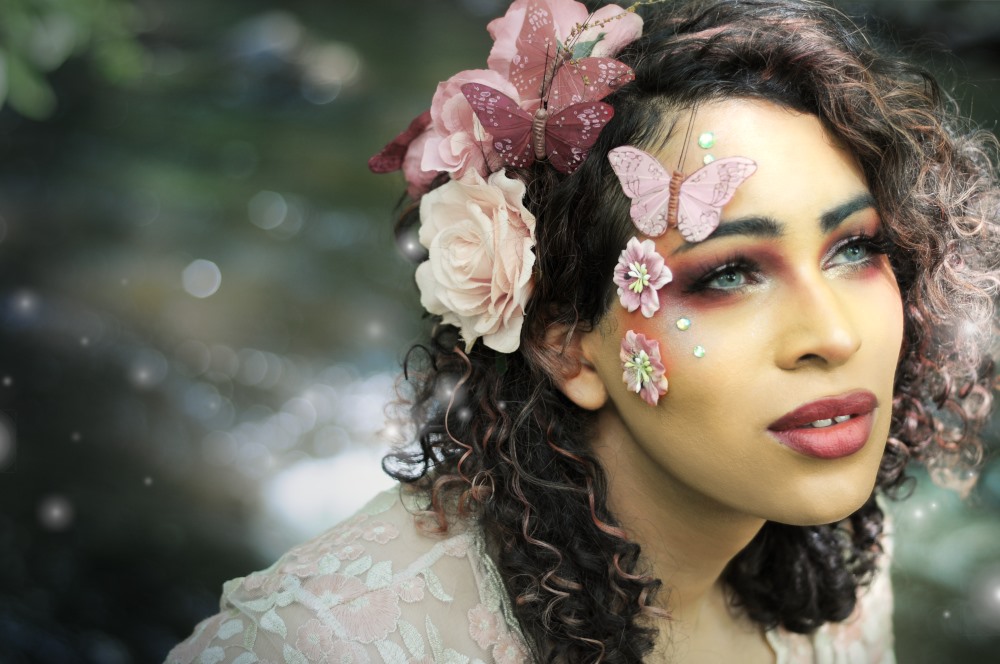 Tonight we dance in the arms of the Fae. 

Join me, <a href="/itsginnydi/">Ginny Di</a> and @gabejamesgames as we travel beyond the hedge with <a href="/Superdillin/">Superdillin is on bluesky now</a> as our guide! We're playing Changeling to benefit <a href="/TransLifeline/">Trans Lifeline</a>!

Donate: tiltify.com/@gaeta-diana-g…
Watch the game: twitch.tv/superdillin @ 7pm EST