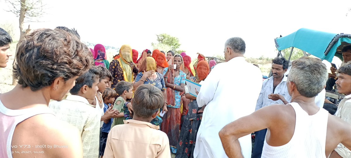 GVS_BARMER's tweet photo. Under the covid relief program, 50 kg rice per family was distributed to 40 needy families and people were also told about prevention and awareness from corona. https://t.co/tywLkmcrUj