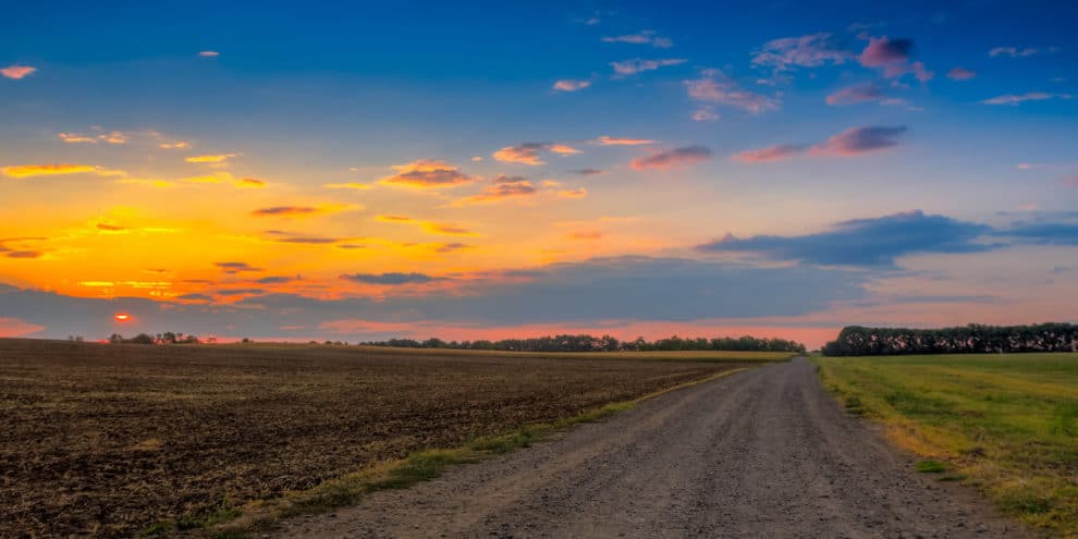 landthink's tweet photo. Pulse: When Buyers Choose a Lender, Location Doesn’t Factor In https://t.co/GIEou5Ghkm The August #LANDTHINK Pulse results are in! Thanks again to @FCSFinancial for sponsoring last month's question. #land https://t.co/GO6LTqHiOg
