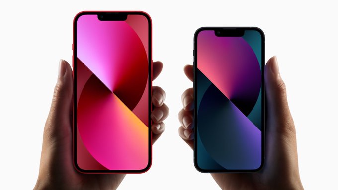MobilizujemeCZ's tweet photo. iPhone 13 Mini představen. Nejlepší malý telefony na trhu má znovu jediný kompromis 🤓⬇️

https://t.co/nhZXTWevxv

#Apple #AppleiPhone13Mini #iPhone13Mini #AppleEvent https://t.co/b2ALMO3suP