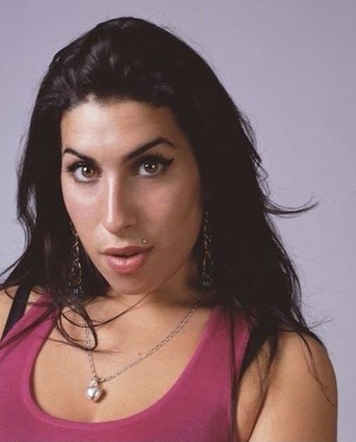 Happy birthday amy winehouse. she would\ve turned 38 today 