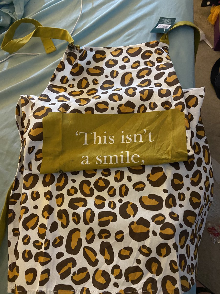 ginasknights's tweet photo. Omg, thank you so much to @ConversationStr for my beautiful Bet Gilroy apron! I will be cooking in it tonight! I so appreciate and love it. Y’all are the best. #corrie #conversationstreet ❤️🙌🎉 https://t.co/INulJ2Iopt