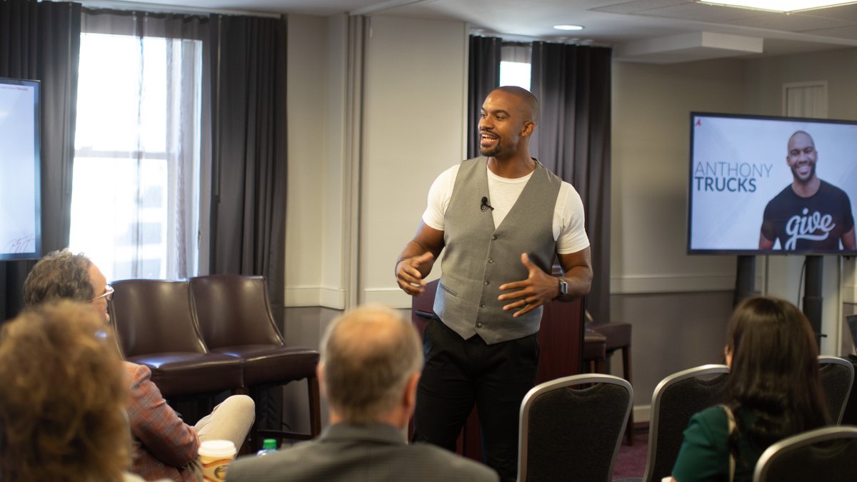 VPA_Appraisers's tweet photo. Valbridge Property Advisors gathered together last week for a fun and informative annual shareholder meeting in music city Nashville, TN. During the two-day sessions, we learned from amazing speakers and we can't wait to share more about our continued growth at #Valbridge! https://t.co/XyQw3LNnO5
