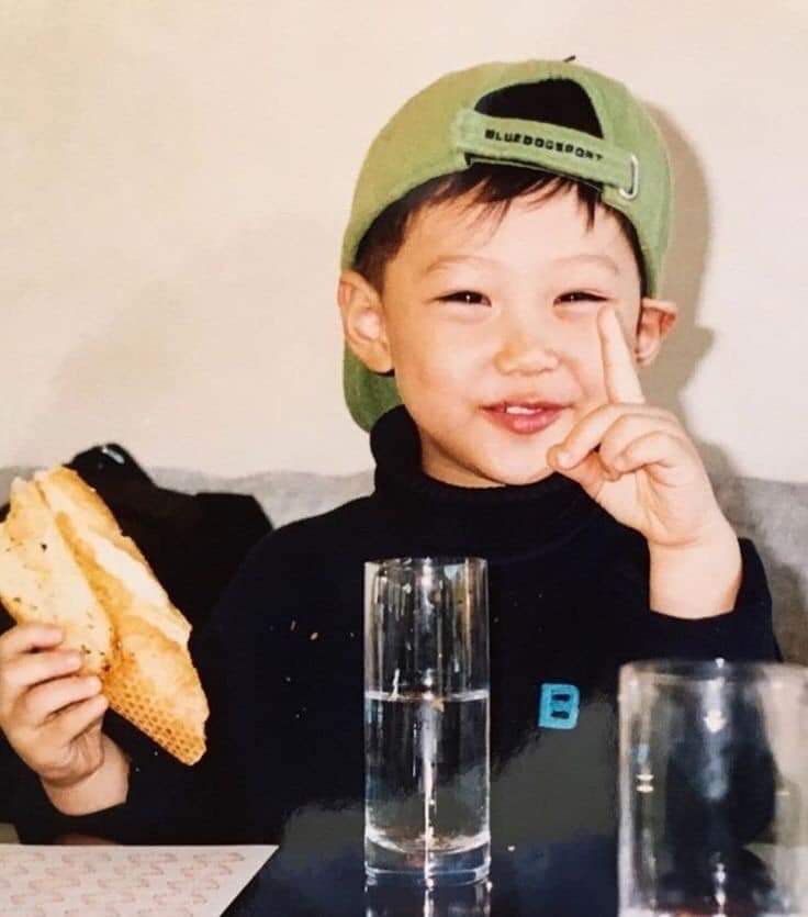 StrayKidsYMSS's tweet photo. Gracias por aparecer en mi vida cuando sentía que todo a mi alrededor se estaba desmoronando. Fuiste la luz que iluminó un episodio en mi vida que estaba realmente oscuro y hasta ahora sigues siendo la luz que ilumina mi vida💗
#필릭스의_22번째_선샤인데이
#OurHappinessFelixDay https://t.co/IcHe30nctZ