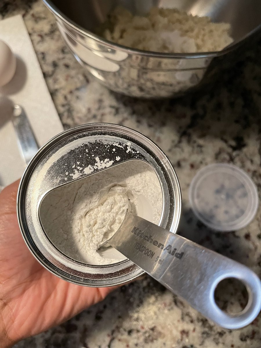 Genie Lauren tweet media