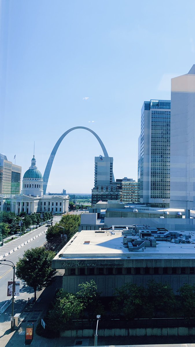 s_peddie's tweet photo. Today’s meeting views. #STL #Gatewayarch https://t.co/5NfSvcgLXf