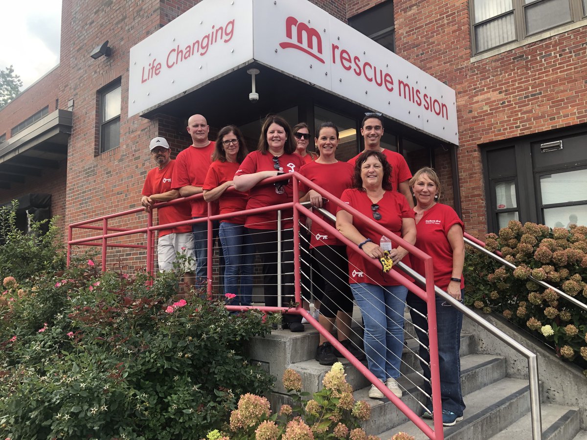 Thank you @keybank for volunteering at the Rescue Mission today! We appreciate you spending your Neighbors Make a Difference Day with all of us! #loveinaction #keybankmiddlemarketsyracuse