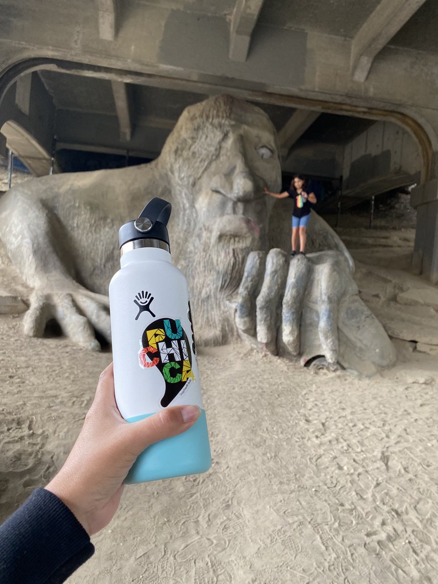 lapinacont's tweet photo. PÚCHICA 😏under the bridge, The Fremont Troll 

#wordoftheday #lapalabras #coloquiales #trollave #iconic #salvadorean #salvadorans #puchica #púchica #salvadoreñosporelmundo #WordOfHonor #lapiñacont #latinos https://t.co/tkzzccXzvU