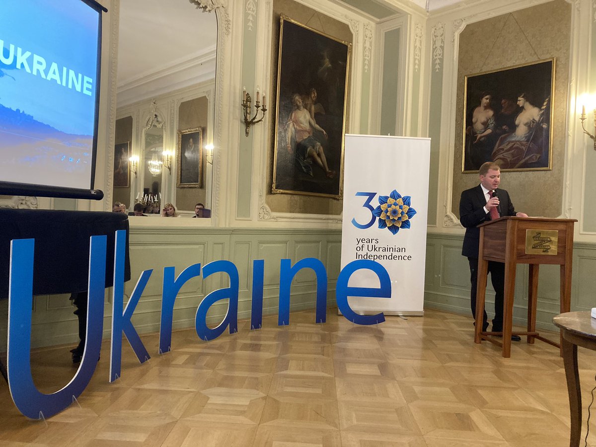 SwissAmbURC's tweet image. Was 😃 to visit an event of the Ukrainian-Swiss Business Association today. Thank you @SidenkoDmytro and @RybchenkoArtem. Good opportunity to talk about the next #UkraineReformConference #URC2022 in #Lugano. With🇺🇦 @verkhovna_rada delegation visiting 🇨🇭#ReformsForAllAllForReforms