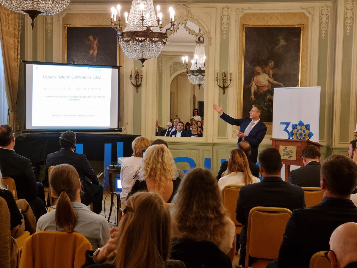 SwissAmbURC's tweet image. Was 😃 to visit an event of the Ukrainian-Swiss Business Association today. Thank you @SidenkoDmytro and @RybchenkoArtem. Good opportunity to talk about the next #UkraineReformConference #URC2022 in #Lugano. With🇺🇦 @verkhovna_rada delegation visiting 🇨🇭#ReformsForAllAllForReforms
