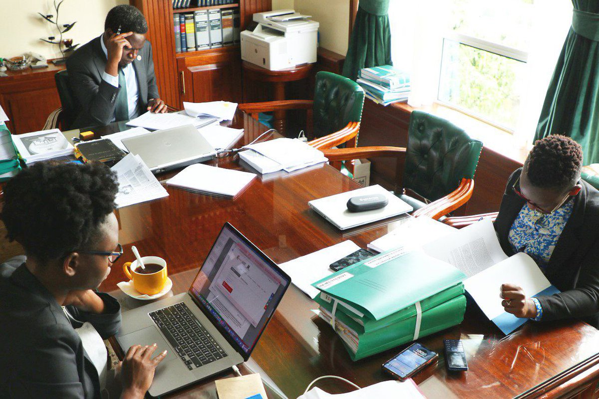 NelsonHavi's tweet photo. 8-4-4 system lawyers who cannot read or speak English like Education CS Prof George Magoha are busy researching and drafting the petition on CBC as he abuses anyone raising genuine concerns on the matter. This attitude of ego and arrogance is bane of the Government of Kenya. ^DoS https://t.co/o91TfiMS8E