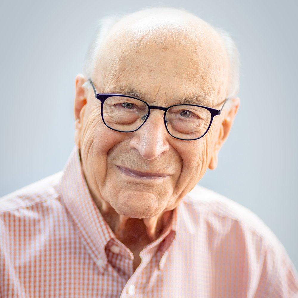 SEHQ's tweet photo. La Fondation Papillon est heureuse rendre hommage à un grand philanthrope et ami de la Fondation Papillon, M. Albert Jean de Grandpré, qui fête aujourd’hui son 100e anniversaire de naissance.  Joyeux anniversaire M. de Grandpré!  https://t.co/pUqFo3p0iq https://t.co/X42PrWhxYP