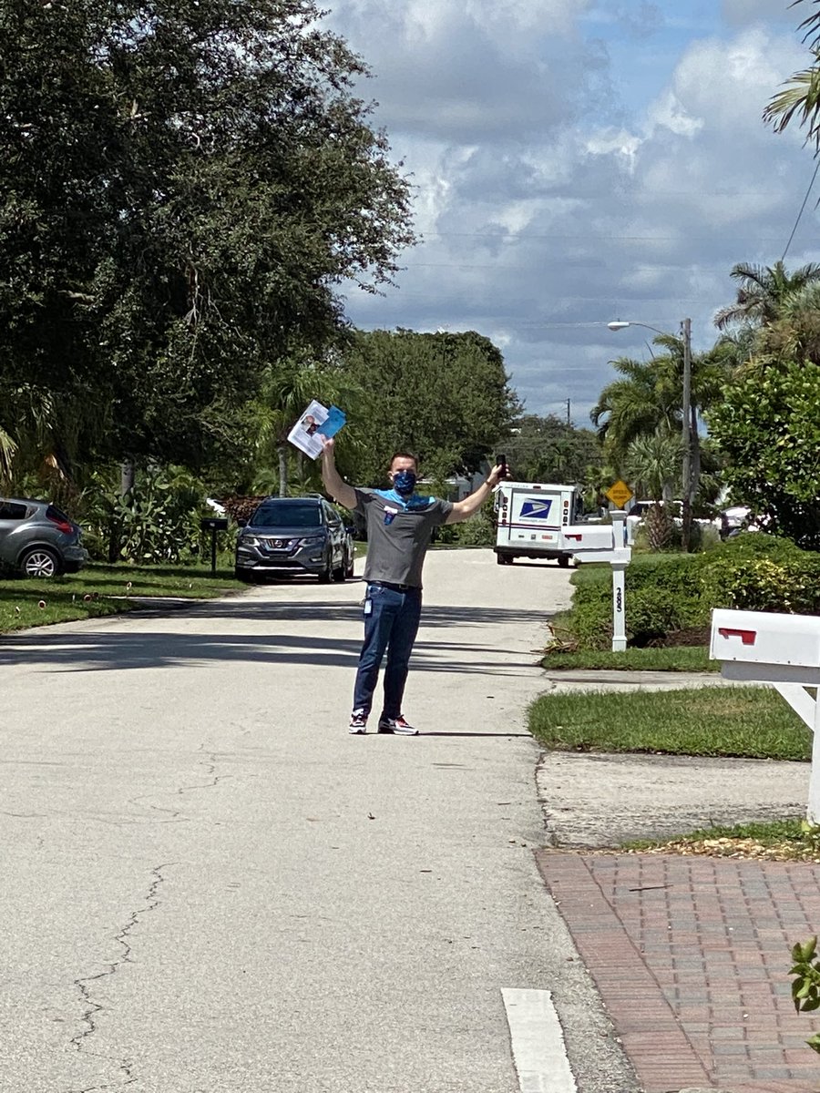 Letting the neighborhood know fiber is available!!!! 🚨🚨Lighting speeds!!!!! ⚡️⚡️ #winlocal <a href="/One_FLA/">OneFLA</a> <a href="/Pedro__Nav/">Pedro Navarro</a> <a href="/dr_mfarhan/">Muhammad Farhan</a> <a href="/eniggemann/">Enrique Niggemann</a> #teamfuego #LifeAtATT #WinAsOne 🌎