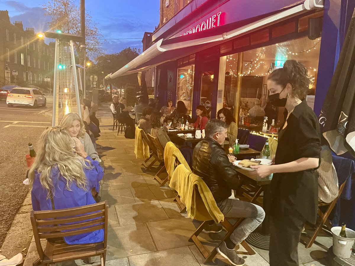 It’s a new week here at Le Perroquet on Leeson Street & we have kicked it off with a full house in & outside!Book through open table/email bookings@leperroquet.com, ask to join us in the outdoor area like these customers did!Enjoy delicious food, french ambience and TOP SERVICE!