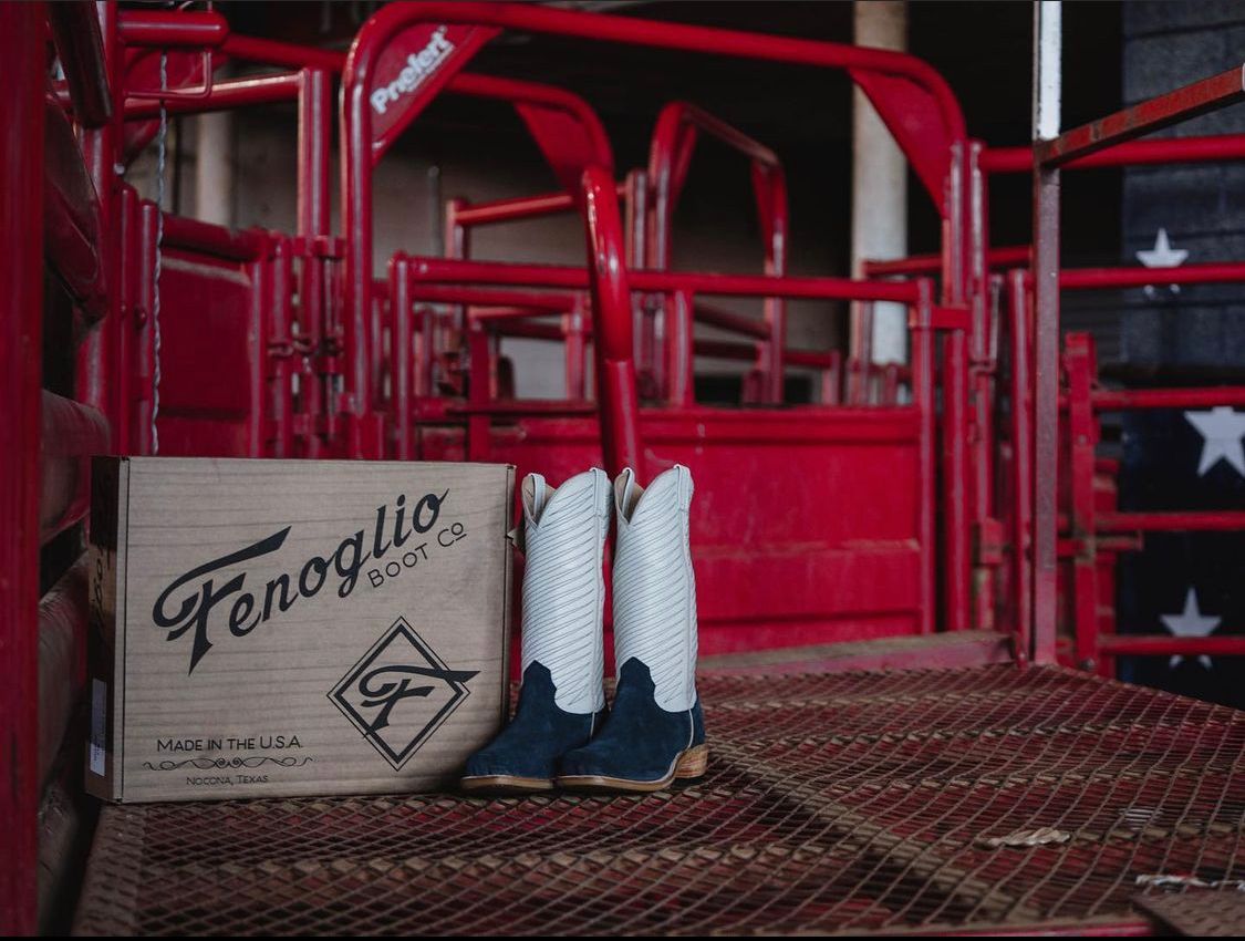 Such a cool shot of our Navy Roughout!
•
Repost: @doublerflicks One more boot post for today. Go snag yourself a pair if you haven’t already! #DoubleRFlicks
.
#boots #cowboy #cowboyboots #photography #texasphotographer #fortworth #cowtown #fenoglio #fenogliobootco #clickthompson