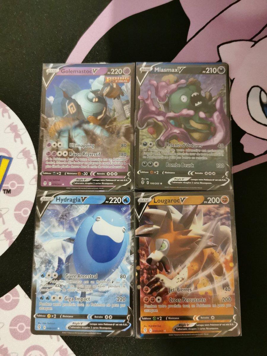 BakaNeme's tweet image. Une display entière ouverte avec ma femme hier, et on ne regrette pas de l'avoir ouvert 😍💯
#evolutionceleste #eb07 #Pokemon
