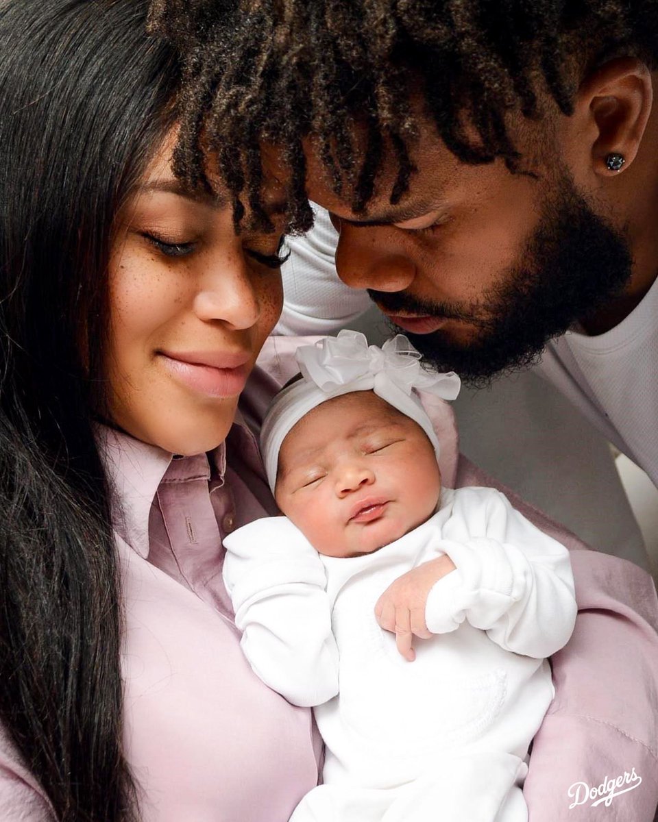 Dodgers's tweet photo. Welcome to the world, Key’Gia!

Congratulations @kenleyjansen74 and @GianniKJansen on the birth of your daughter. https://t.co/4iM8d8f39C
