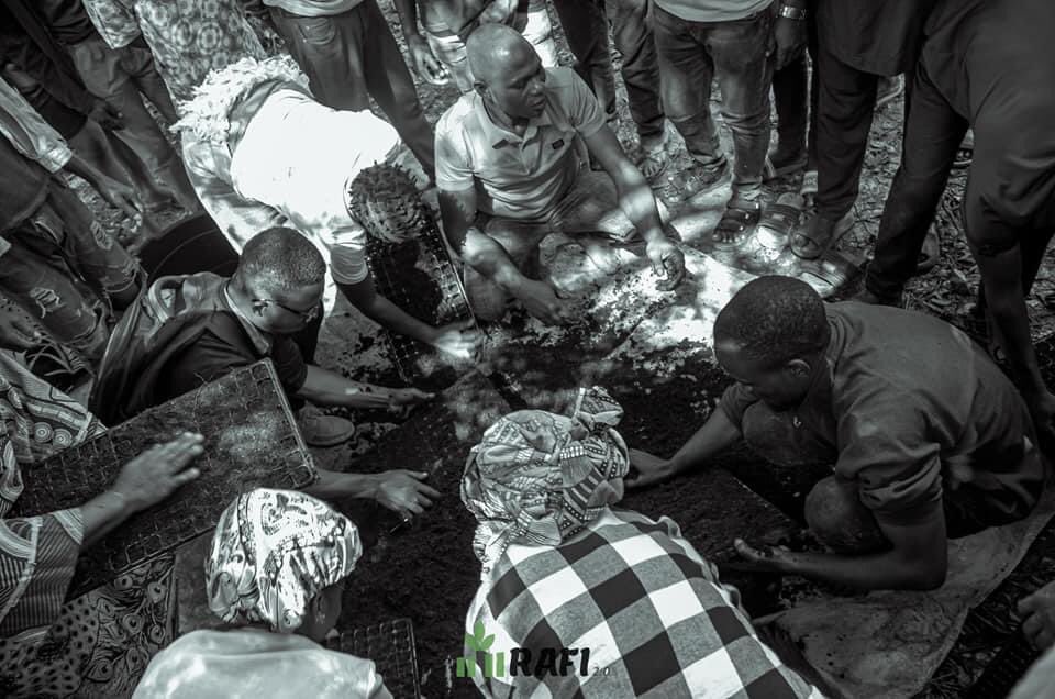 Ekiticonnectng's tweet photo. “If you are doing the work, tell the story!” Should be a principle that every young person live by. 

Following the Team RAFI’s trajectory, the second cohort of hands on vegetable farming training which have been on for some weeks have further projected that... https://t.co/28Kj22yyHG