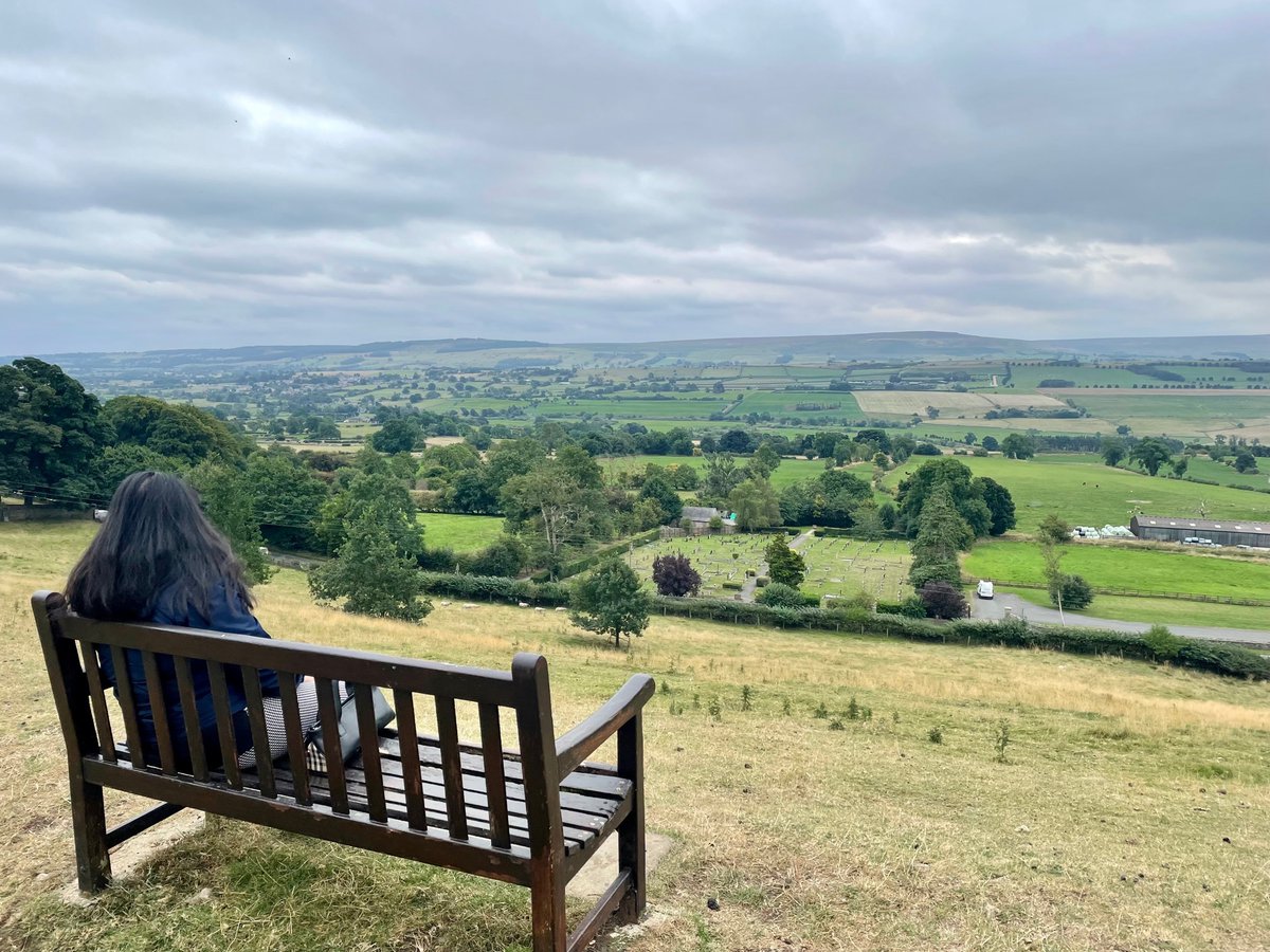 bobholidays's tweet photo. Another day, another bench with a view! #LeyburnShawl #Wensleydale #MoreFunInYorkshire @MyFaveBench https://t.co/xyG5Dn0uu9