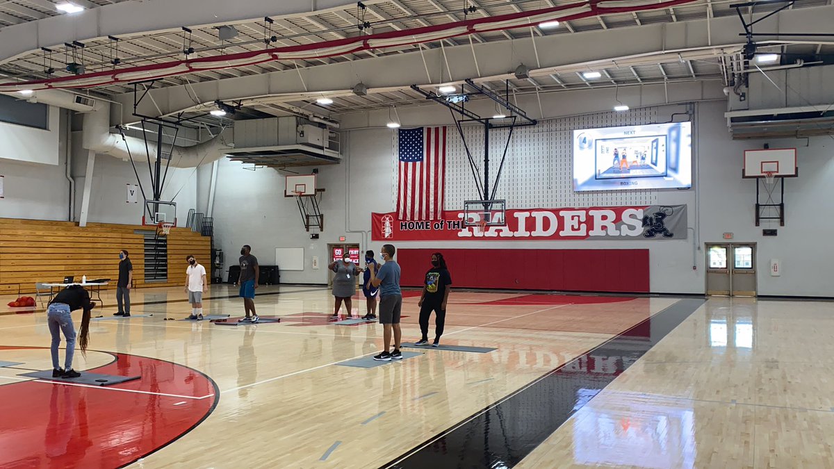 AMScoreVision's tweet image. Can your scoreboards do this? Love catching my schools using @GetScoreVision for class!! What a cool PE Teacher!! @raidersofshaker