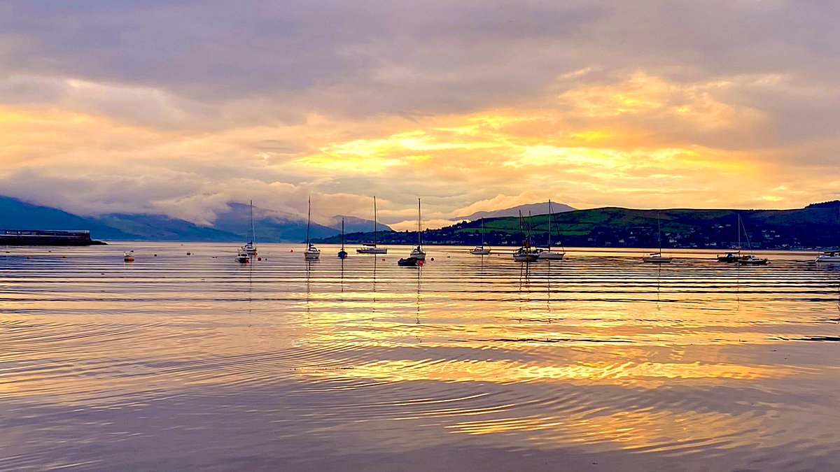 DarrochOlga's tweet photo. @BBCScotWeather @discinverclyde tonight Gourock https://t.co/IuMQbxoQNV