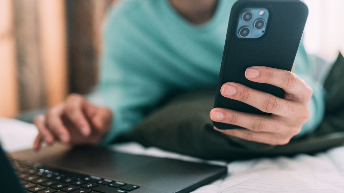 KeepUpWeb's tweet image. Judge orders blogger to hand over devices in lawsuit over blog comments buff.ly/3ljFVo6 #blogcommenting #FreeSpeech