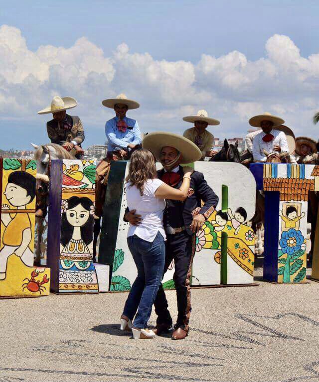 pericuevas's tweet photo. Feliz día amig@s charros https://t.co/OngyCkY3l2