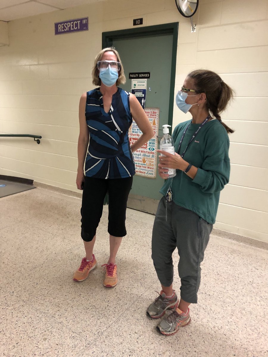 Wow!  Two awesome teachers excitedly discussing their students’ math after a full day of teaching@Sunnybulldogs