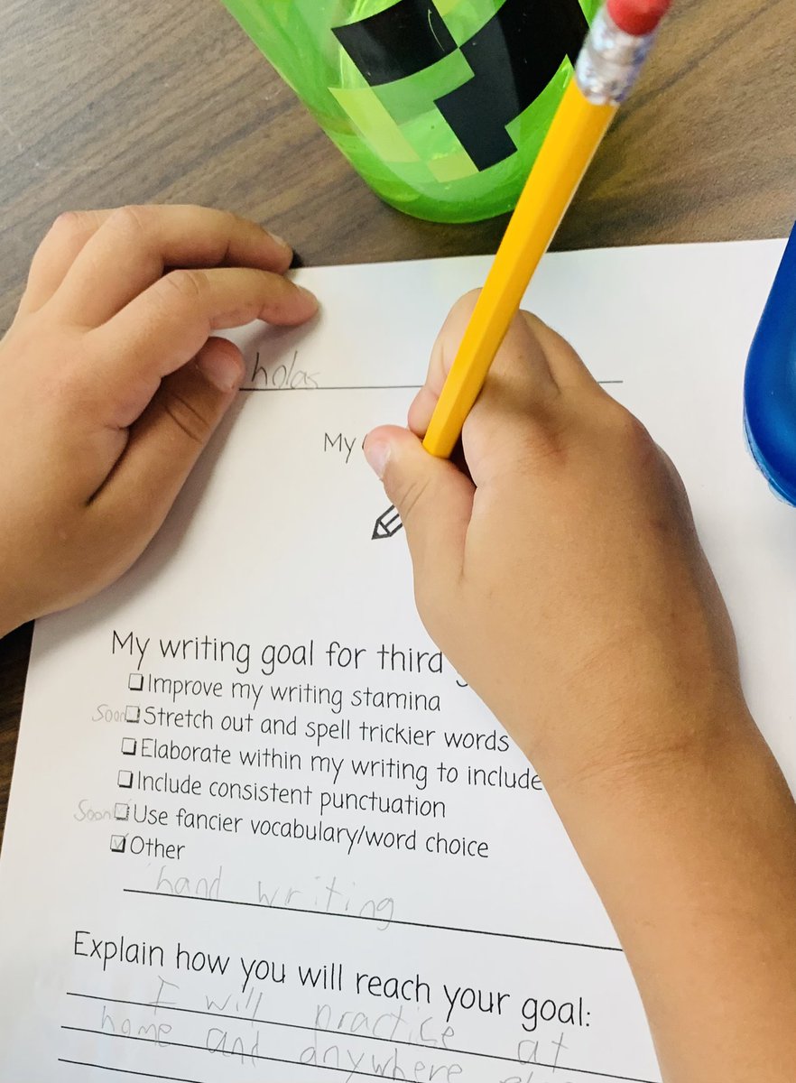 MrsIula's tweet image. Launching writing workshop by understanding our unit goals AND creating our own personal goals as writers 💙💛📝✏️ #TeachingForUnderstanding @Hubbard_School