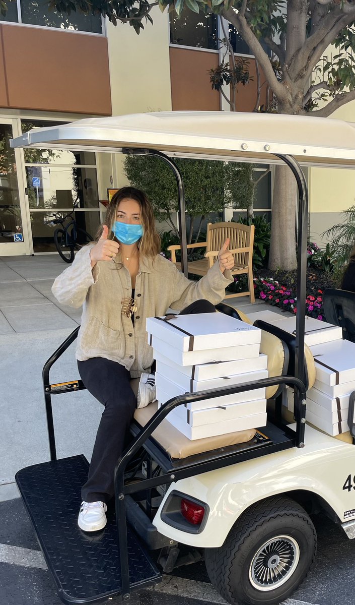 MBSMediaCampus's tweet photo. Special delivery for our special tenants ๐ช
.
.
.
#clientappreciationweek #mbsmediacampus https://t.co/zMCTakEh3g