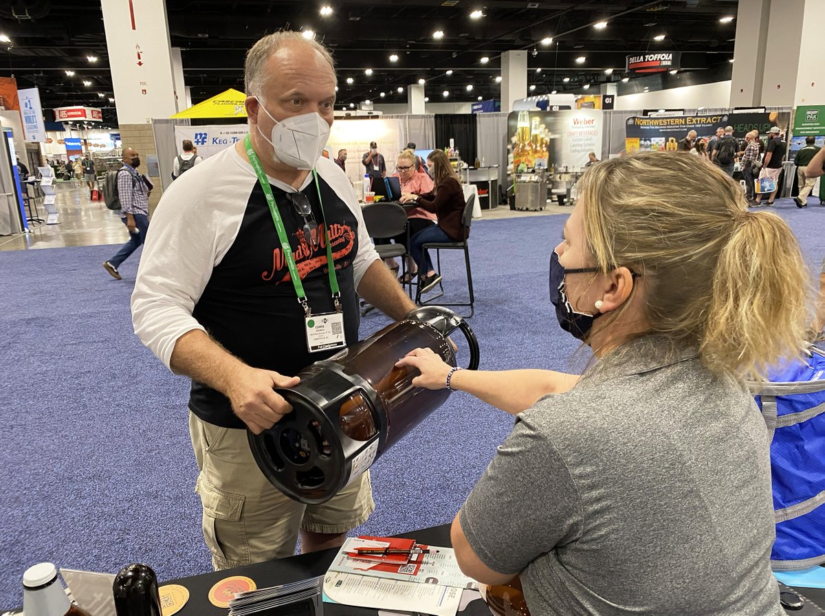 petainer's tweet photo. We had a blast last weekend at the #CraftBrewersConference 2021 in Denver, Colorado! Thanks to everyone who visited our booth to talk with our team and learn more about Petainer’s solutions for the beer market!

#cbc21 #tradeshow #petainer #oneway  #petainerkegs https://t.co/0OnxShTJYT