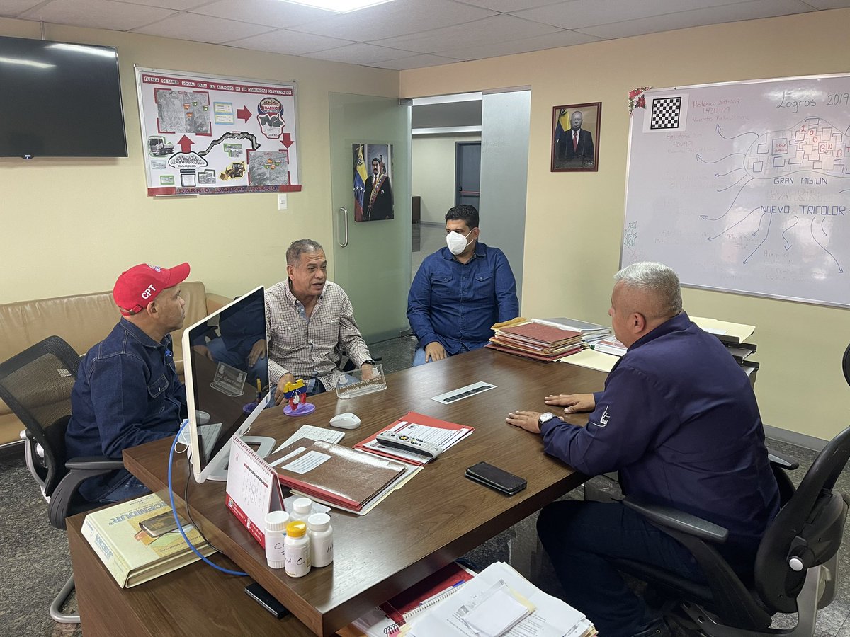 amarcanopsuv's tweet image. Hoy estuvimos en dos extraordinarios encuentros de trabajo para en fortalecimiento y atención de los CLAP y de Barrio Nuevo Barrio Tricolor en nuestro estado Bolívar @NicolasMaduro @TareckPSUV @dcabellor un solo gobierno JUNTOS HACEMOS MÁS @LealTelleria @BarrioTricolor