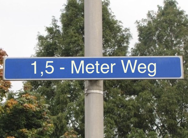 Bram_zelf's tweet photo. #Teab te koop aangeboden. 1,5 meter. Meerdere aanwezig. Af te halen ná 25-09. Alleen reageren met een serieus bod. https://t.co/bxBkTRipK9