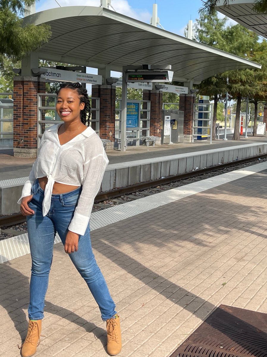 doctorkrysten's tweet photo. #ad The State Fair is just around the corner!! I LOVE the food, but I HATE the parking ๐คฎ Thankfully DART's green line takes you right up to the entrance of Fair Park! Maybe we'll see each other on the Green Line! ๐ @dartmedia https://t.co/hhXGzzHBcu #DART2StateFair https://t.co/9hpNhqSRoY