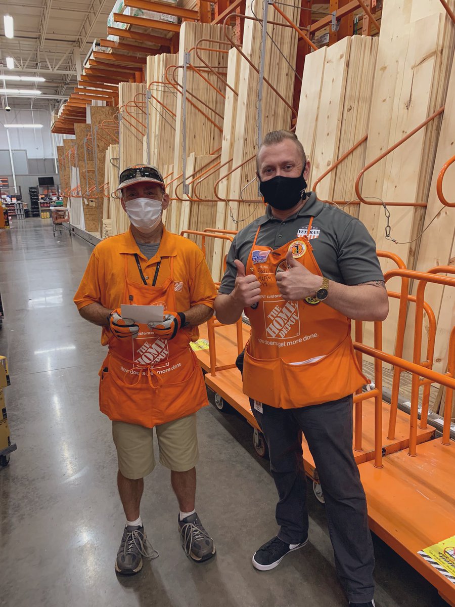 Associates going mad with safety at ST2207. Truly remarkable team! #D259SafetySelfie #SafetySelfieNP #SafetyCodyTHD <a href="/CephasPannell/">Cephas Pannell</a> <a href="/ryanfox_5024/">Ryan</a> <a href="/JohnnyTBush/">john</a>