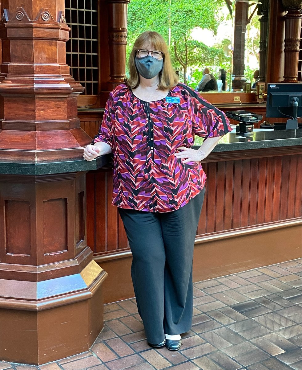 samstownlv's tweet photo. Please say hello to Linda Director of Hotel Operations! Linda has been at Sam's Town for nearly 18yrs & has been with the Boyd Gaming family for 29yrs! In her free time, she enjoys gardening, scuba diving & rockhounding! Thank you, Linda, for your dedication! #TeamLeaderTuesday! https://t.co/gYwym3xDxL
