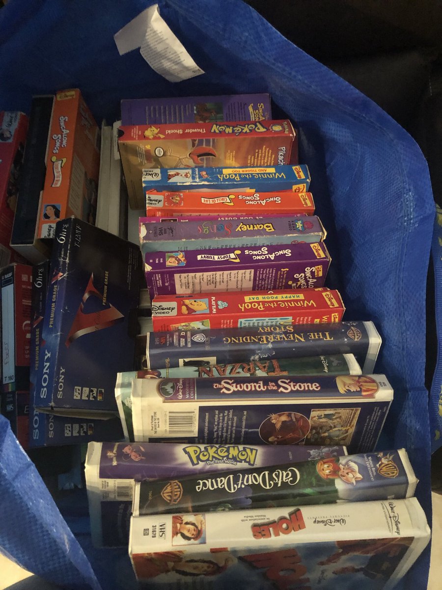 AshGamine's tweet photo. Mom brought an IKEA bag full of nostalgia 😌 https://t.co/npv2Aca6UY