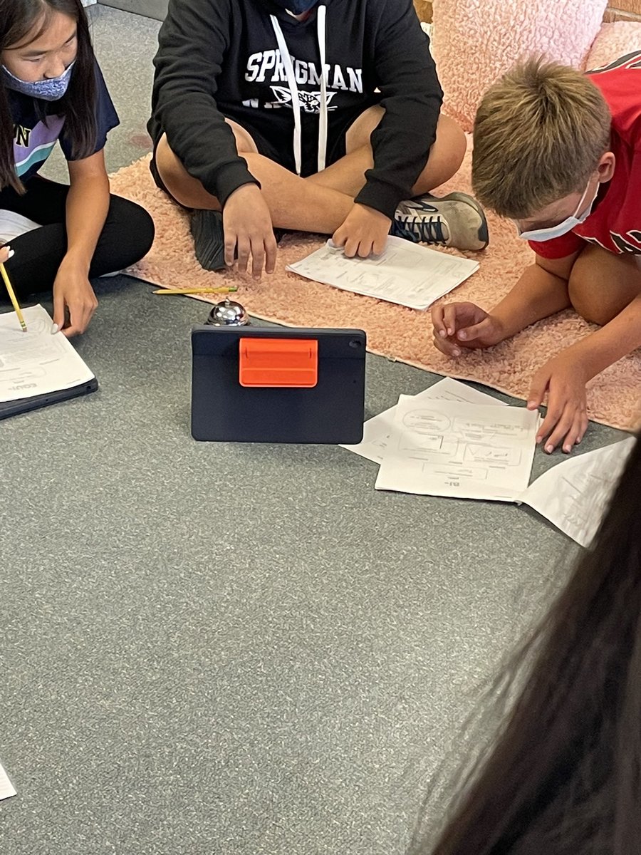 Elena Caracci tweet media