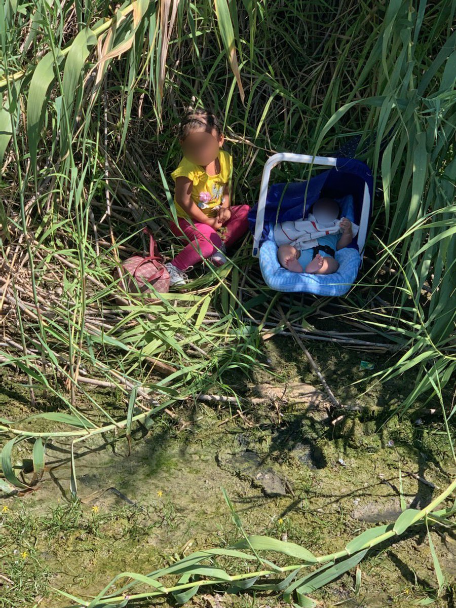 CBPSouthTexas's tweet image. Eagle Pass #USBP agents rescue children abandoned in Rio Grande. More info: bit.ly/3CgwnRJ #CBP