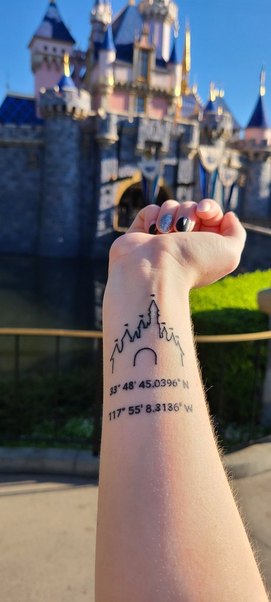 GreerGarner's tweet photo. 4 tattoos in total now. Love them all so I gotta show them off! https://t.co/W7FlVj6pYZ