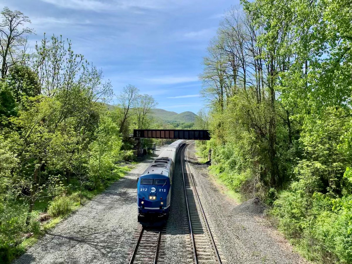 Metro-North Railroad tweet media