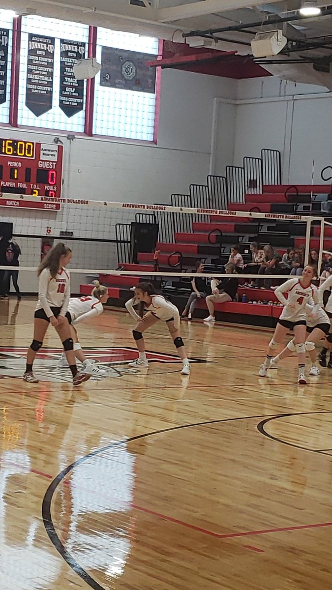 ainsworthprinc1's tweet photo. Breaking in the new gym vs. West Holt! Go Bulldogs! https://t.co/pAfobSheOH