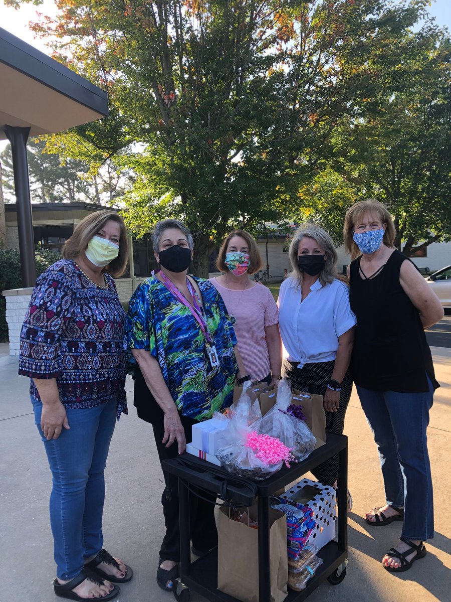 swk_of's tweet image. Another great morning delivering cookies to Asbell Elementary School teachers &amp;amp; staff! 
#community