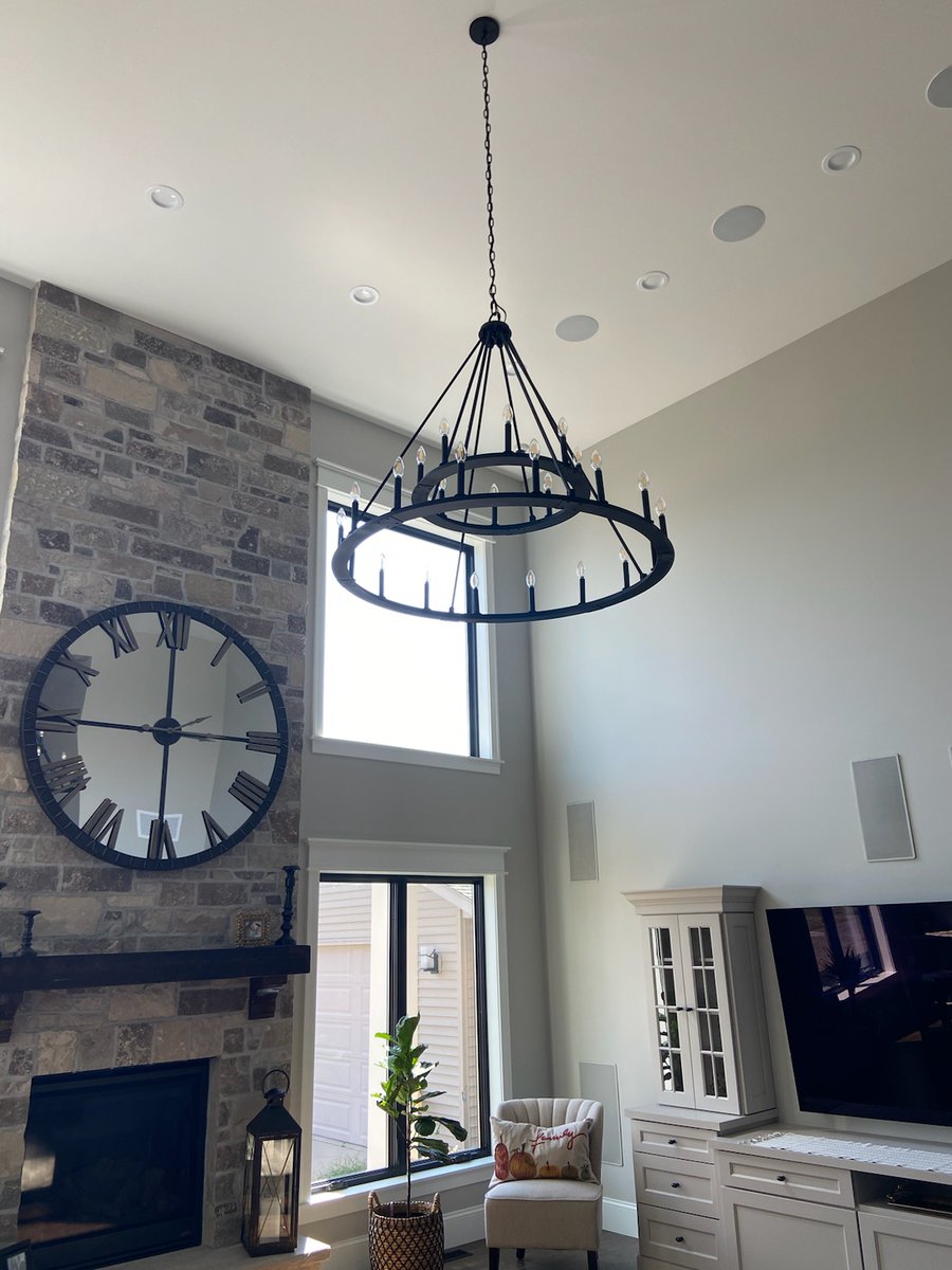 springfieldLD's tweet photo. High ceilings allow our lighting experts play with different fixtures. Pairing recessed lighting with a dramatic chandelier adds function and style!
-
📸  Michael Bice (Springfield Showroom)
-
Schedule a consultation with our Lighting Experts! https://t.co/MqOohdUNqn https://t.co/I13TEfhDaa