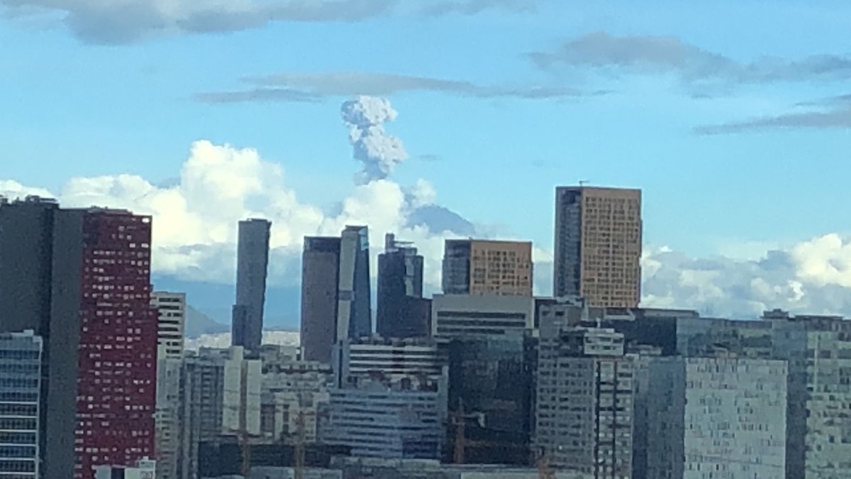 uguruguras's tweet photo. @SkyAlertMx Vista desde Toreo Parque Central https://t.co/UYBABfkN6u