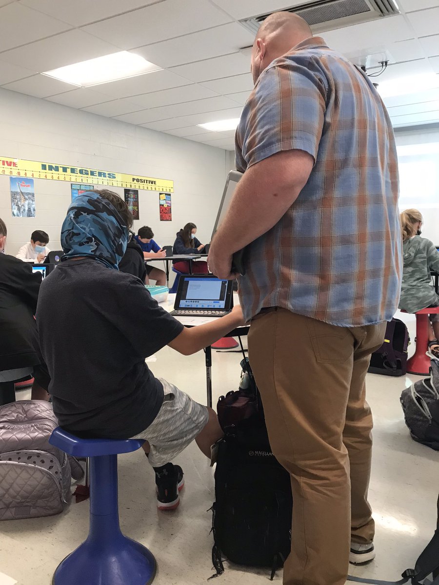 KarenBarbieri4's tweet image. Love when students use visual models, explain and ask questions. #drawitout @TLAinstructsup @gmsdTLA @gmsdk12 @hmsmustangs1