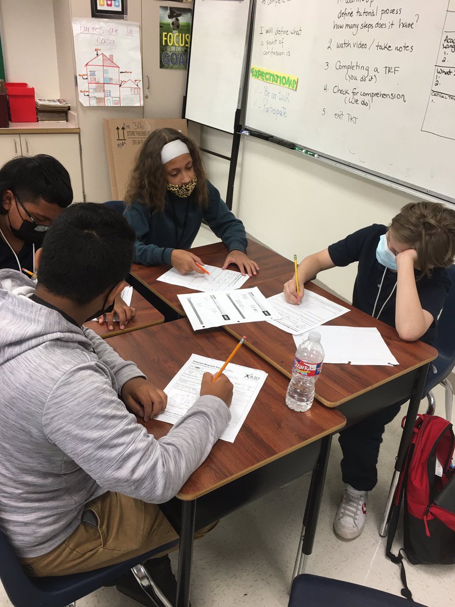 ceciliamewa's tweet photo. I ❤️ when my students collaborate together to practice what I teach “How to complete a TRF” #AVID #seventhgraders #mychampions #tutorialprocess #MyScholarsareready @Bussey_Owlets @BusseyAVID @AVIDjeanie @AVID4College @AVIDGISD https://t.co/t5QawSiIEy