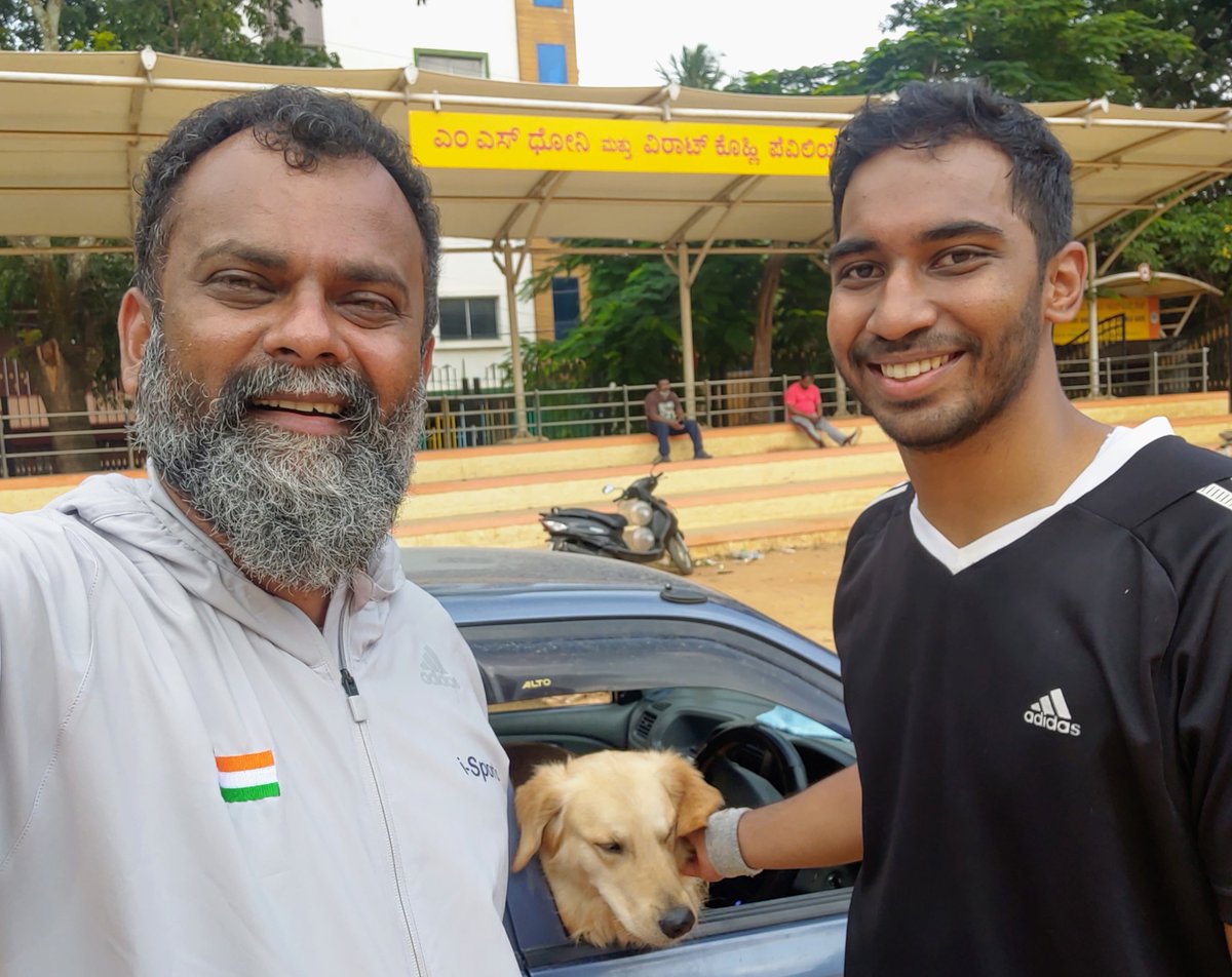 writetake's tweet photo. #YoungIndia🇮🇳

Inspiring start to my day after meeting @iif_beinspired volunteer Vybhava S, now a 
Cadet Pilot. An engineer, he did his CPL from the US and is now on the radar of a private airliner. A hardworking fellow, Vybhava played a key role during #GuruKalam event in 2017. https://t.co/Pc4BuPXMhi