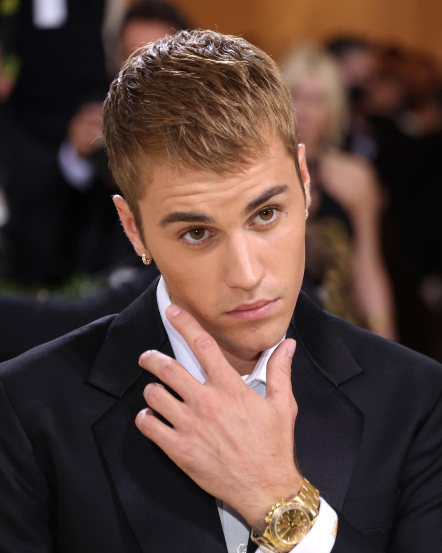 ジャスティン ビーバー Jp公式 Al Twitter Metgala21 前日に行われた Mtv Video Music Awards では見事 最優秀ポップ ビデオ賞とアーティスト オブ ザ イヤーを受賞し公私共に充実しているジャスティン 内面も外見もますます磨きがかかって イケメンすぎ