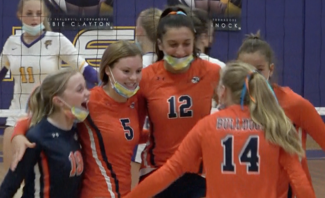 Channel1450com's tweet photo. Taylorville Takes Down Mahomet Seymour In Apollo Showdown (HIGHLIGHTS) https://t.co/Cgf1kQjdPs https://t.co/hG5r0XdIBs